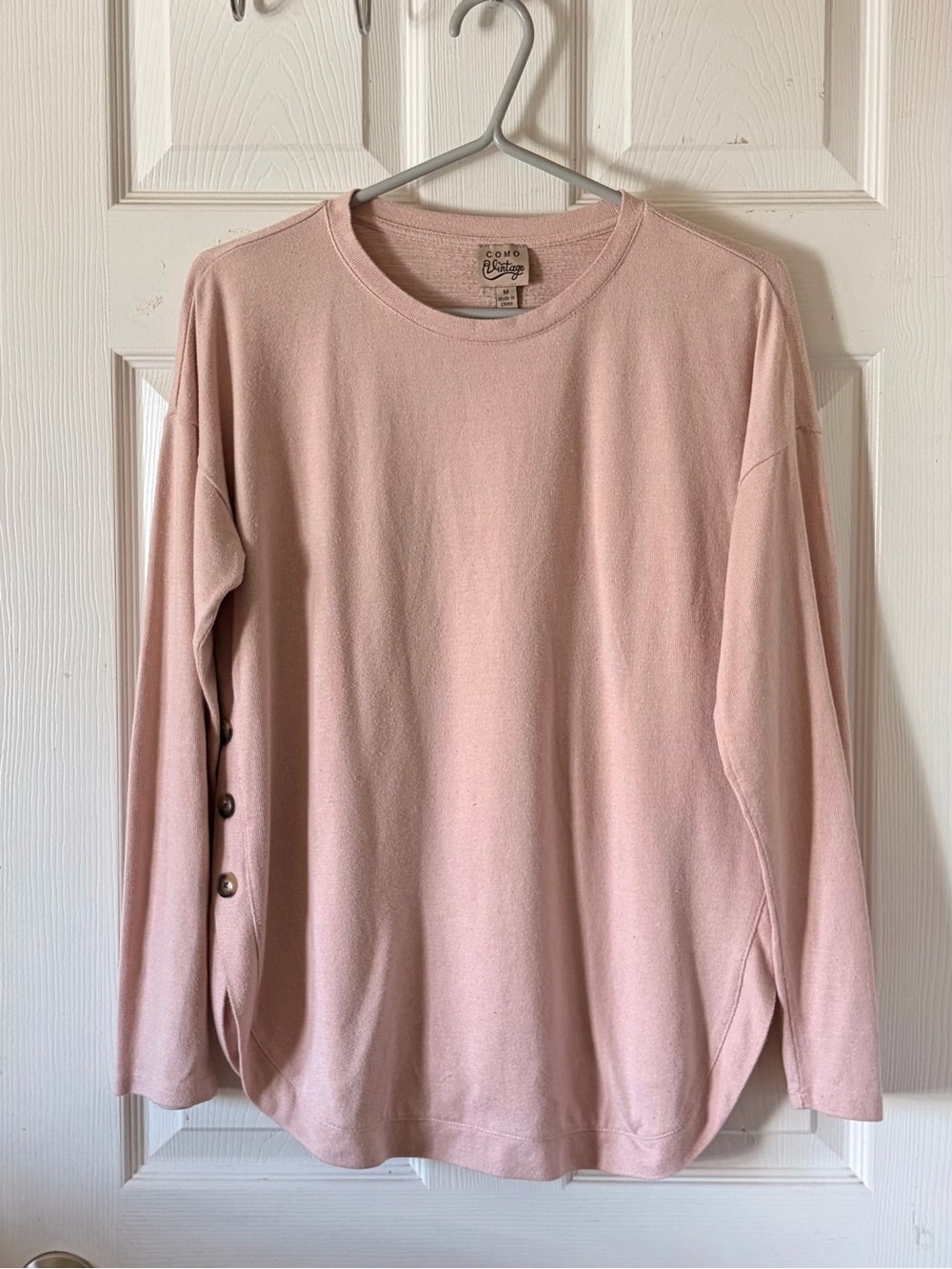 Como Vintage Women’s Long Sleeve Crewneck in Dusty Pink with Side Buttons